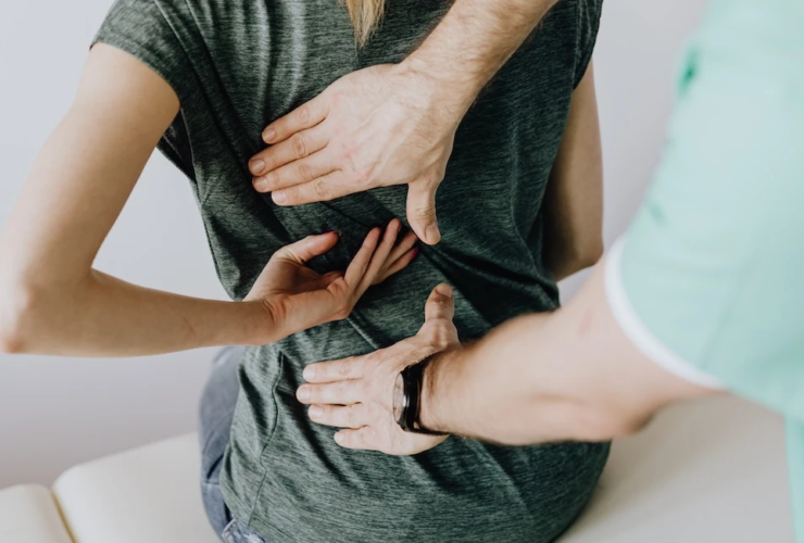 middle back pain chiropractor